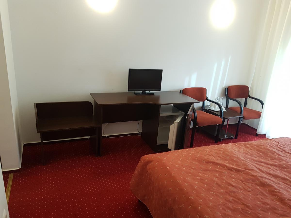 Hotel Cristal Sinaia Zewnętrze zdjęcie