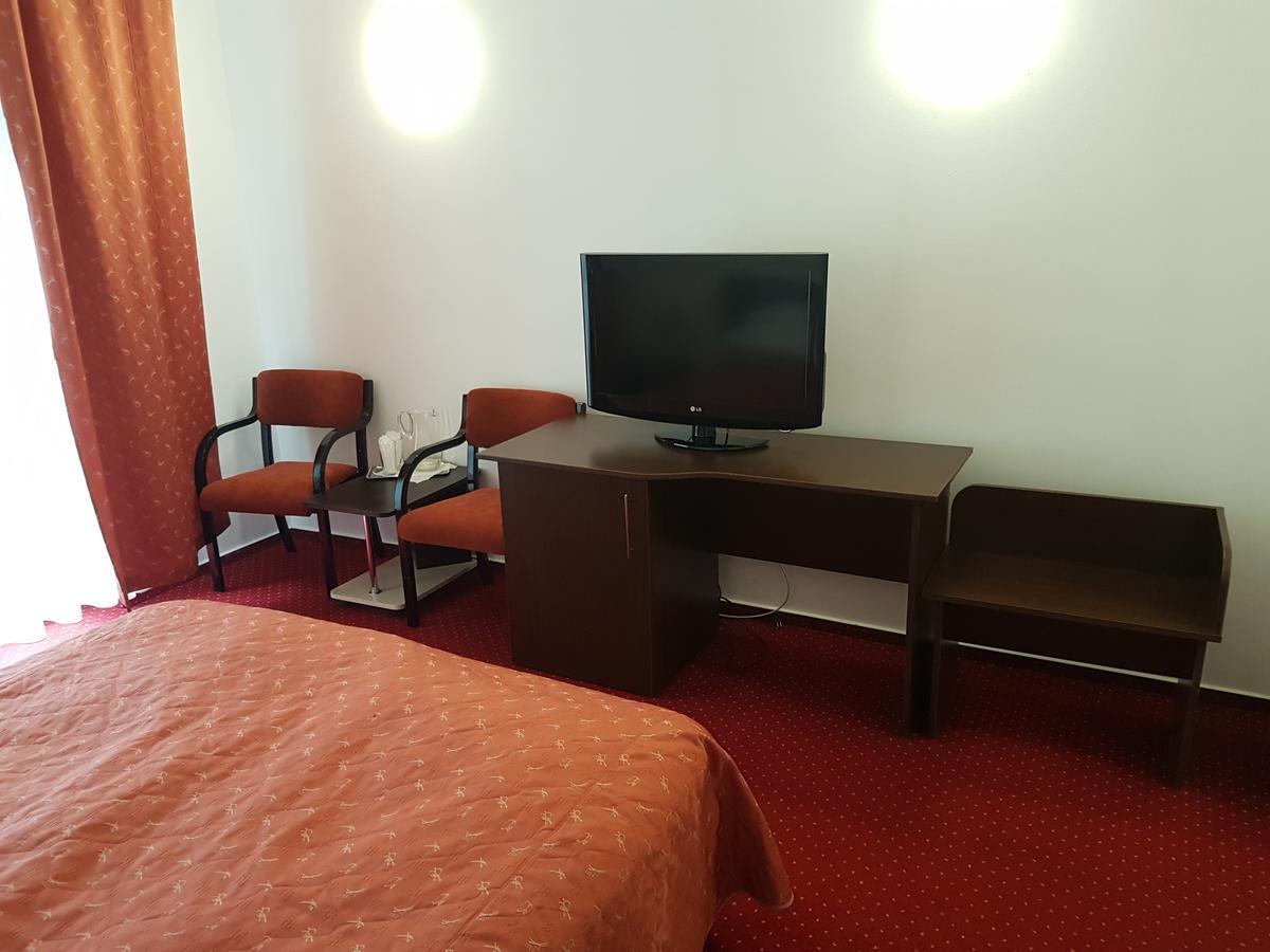 Hotel Cristal Sinaia Zewnętrze zdjęcie